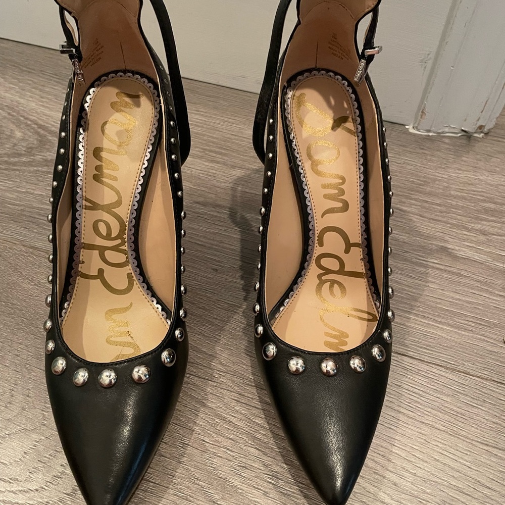 Sam Edelman Black with stud accent detail heel, size 8. Excellent condition!